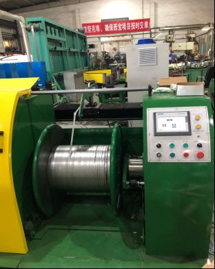 Equipamento para enrolamento de fita de aço